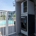 Hollywood City Inn