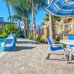 Hollywood City Inn